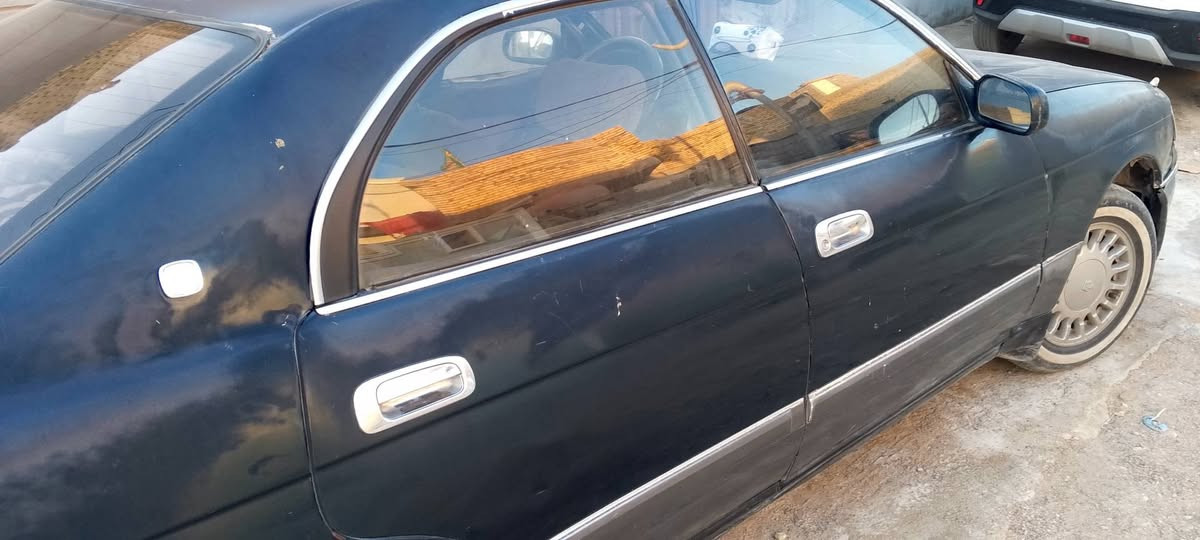 بطه موديل94رقمه واسط سنويته نافذه مكفوله من الكص ونقل كير ومكينه وتبريد ويه السويج حداديته70تخم تايرسعر38وهذارقمي وعندي وكاله عامه بيه احولك تريد من رائعيه وهذارقمي***********
