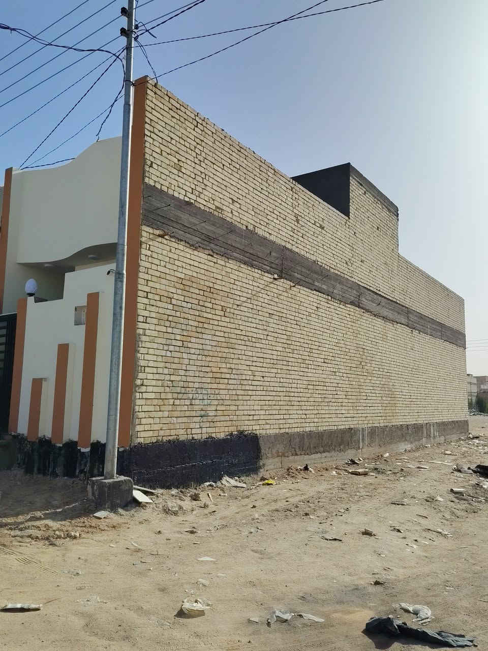 السلام عليكم دار للبيع حي النداء100متر تحتوي عله غرفه صاله مطبغ حمام دخلي وخارجي استقبال؛  صاله فوك قياس 4+5 متر  حي النداء منطقه55 خلف اسواق السمكه طابو صرف بسمي
خلف شارع 60 بناء جديد درجه اؤلى مال جناي.. رقم الدار 55670 انتصال وستفسار اكثر.  ***********
