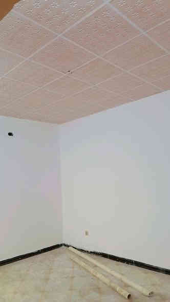 بيت للبيع خلف ملعب الرميثه القديم مساحة 200 متر غرفتين هول براني مطبخ صحيات خارجية وداخليه سعره وباقي تفاصيل ***********
