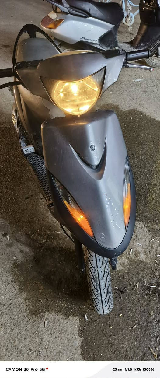 السلام عليكم
شباب ماكس ياباني دراجه احلى من الصور كاملة من كلشي اي نقص مابيه 
السعر 450 وبيه مجال مستعجل ع بيعتهه
المكان سوق بعقوبه شارع الدجاج قرب مصرف الفروق
***********
