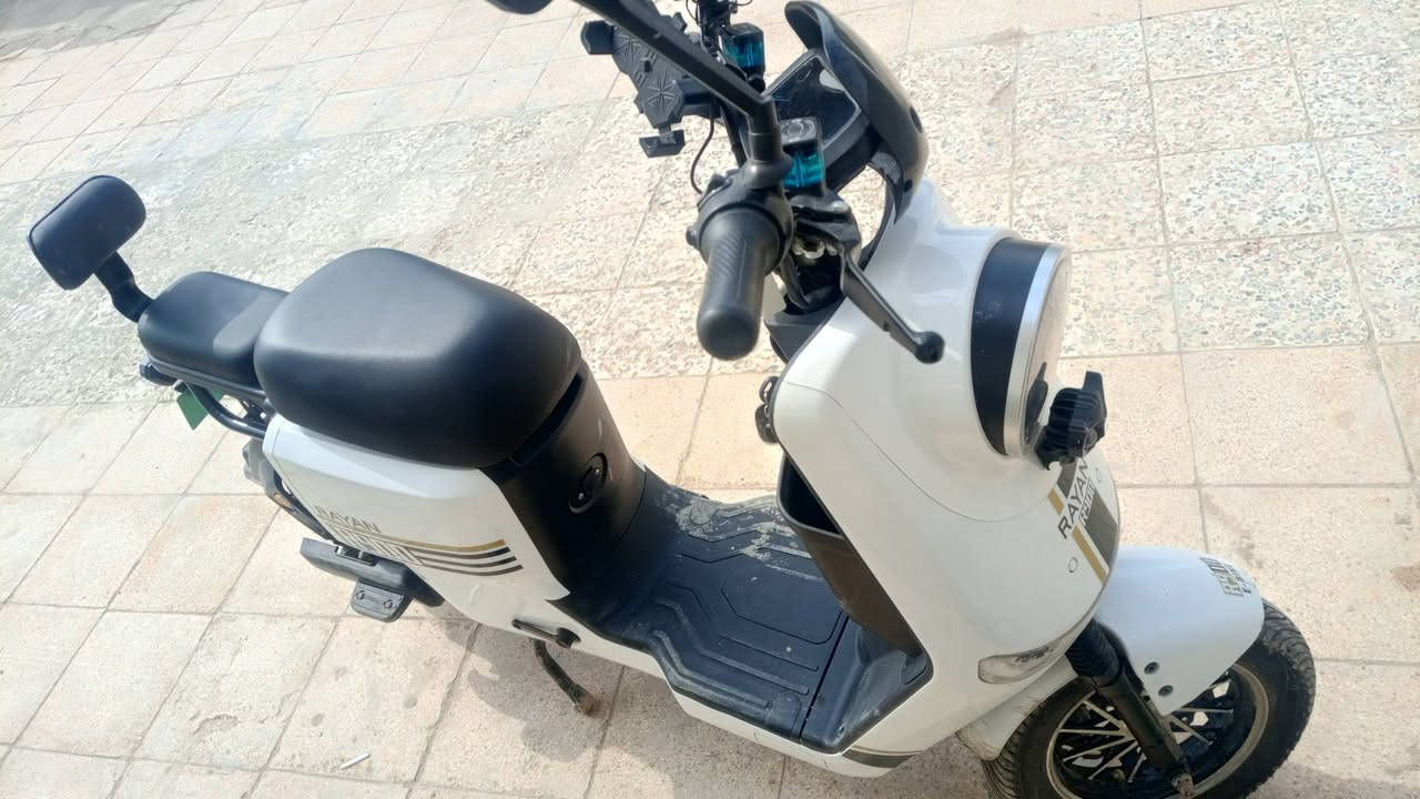 ار 900 بطاريات 5 كهربايات كله شقاله سعر ب500 البصره كرمت علي رقم لهاتف ***********
