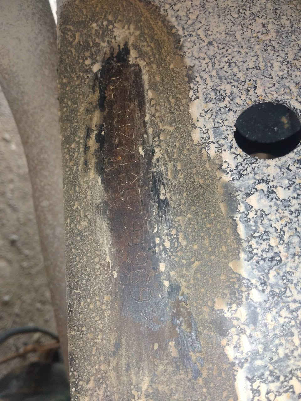 كيا حمل موديل 2016  مكفولة كفالة عامه من ضربه وتبديل وصبغ بيها شبر بارد بل ربع بس تاير أمام جديد قبل شهرين مبدلهن خلفي نص عمر بس نضاف محركه كير صدر كهربائيات كله شغال وجديد
ملاحظة لمحرك ينقص دهن بل ١٠٠٠ نص لتر فقط
سيارة رقم واسط مشروع وطني بسمي رقم جديد مصفرة من ضريبه ولغرامات مكان سيارة واسط العزيزية 
سنويا لل ٢٧ شهر ١١ يلا تسقط 
سعر ١٠٨ وبيها مجال
***********
