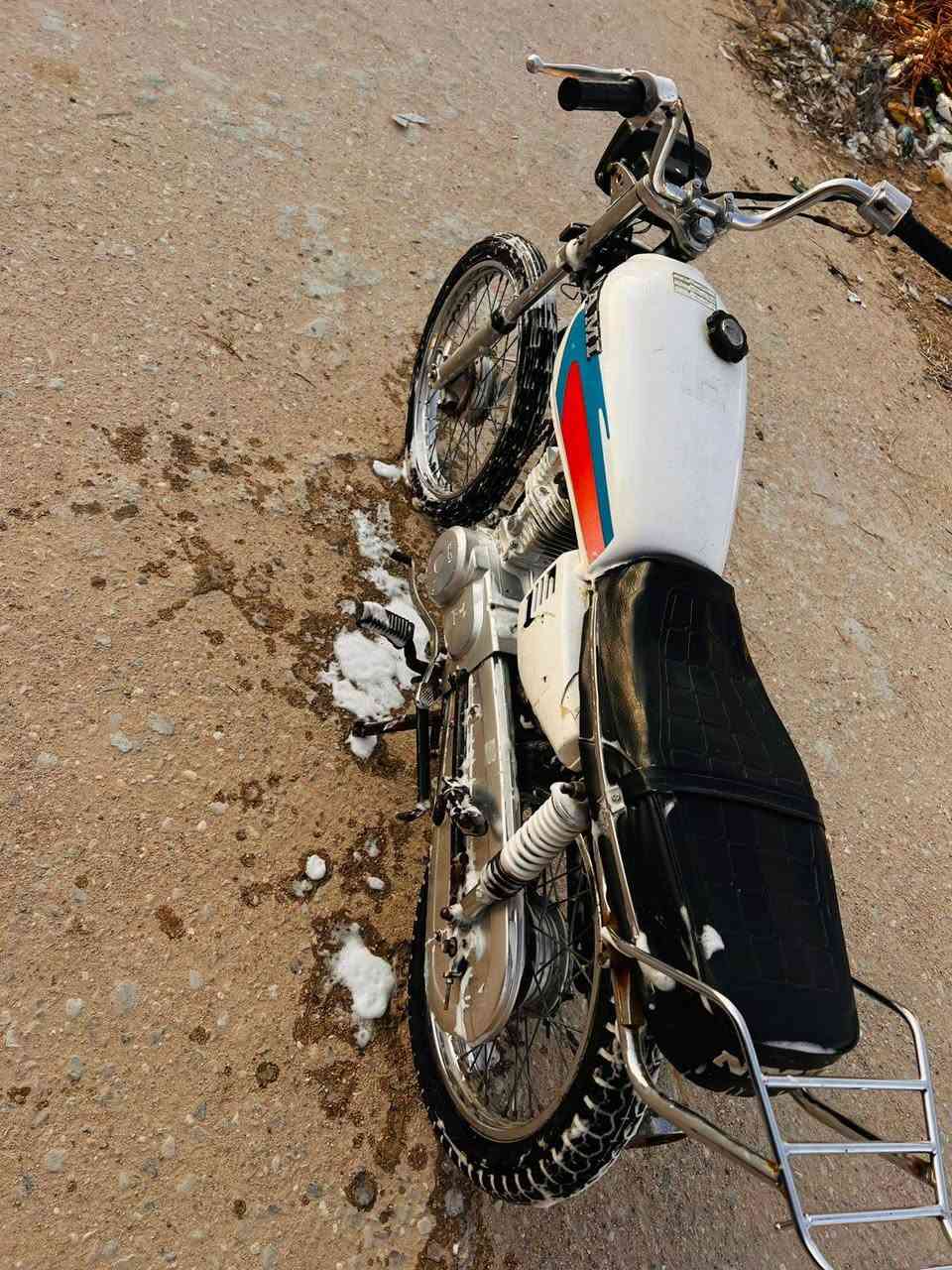 دراجه للبيع ايراني ادوات دراجه مانقصهه ايي شي دراجه حلوه بكان بصره الهارثه السعر 450 وبيهه مجال ***********
