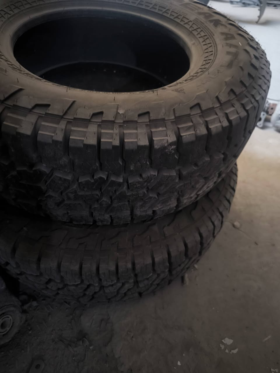 زوج تايرات نظافة 100%
حجم  275/70R17
السعر 175 الف 
ياباني Wildpeak
غير مستخدمات بالعراق ( اجن بسيارتي وارد امريكي )
*********** واتساب
