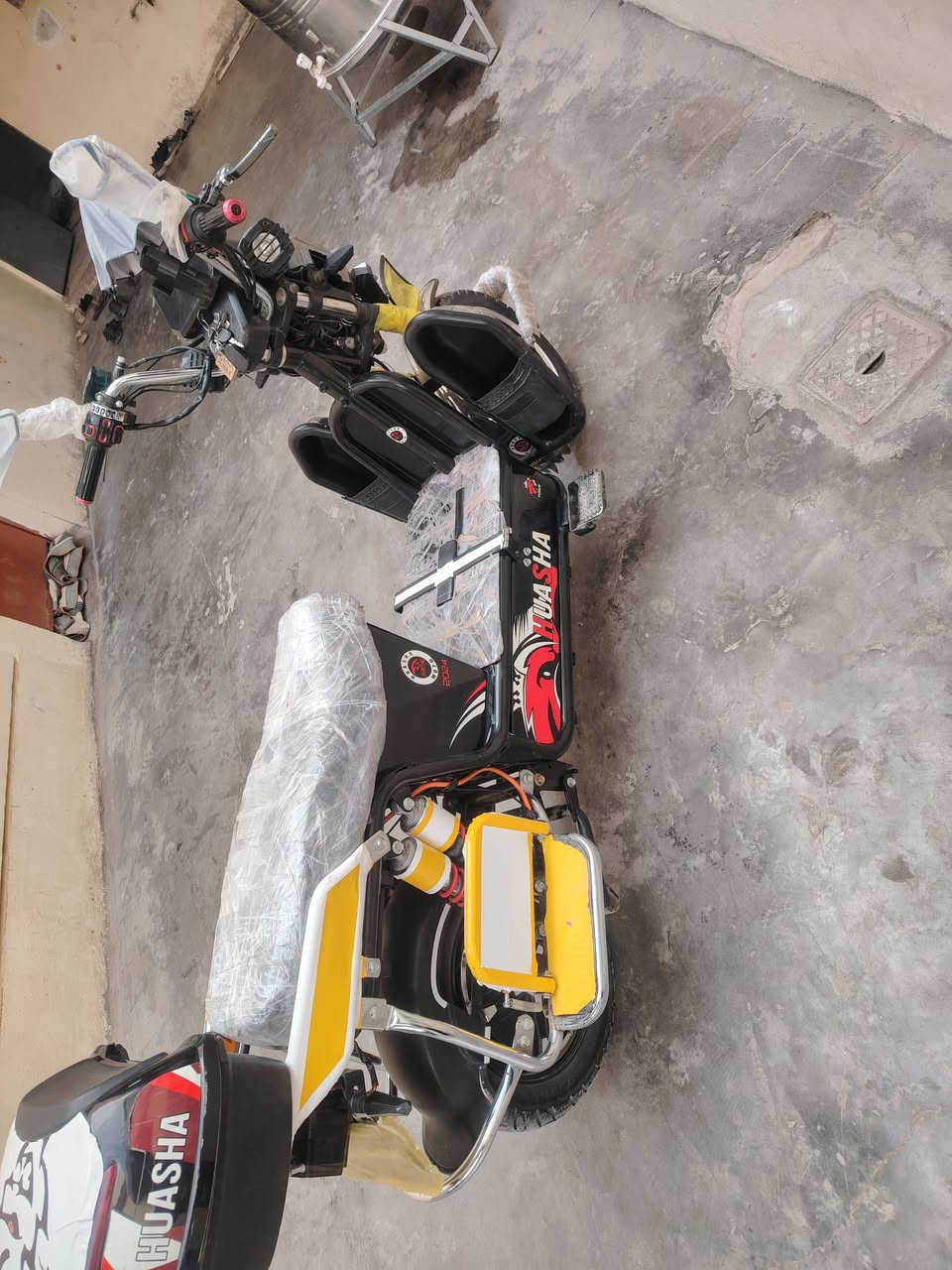 #للبيع ماطور شحن هيوشه موديل 24 كامل مابي نقص برغي للبيع او مراوس حسب القناعه
***********
