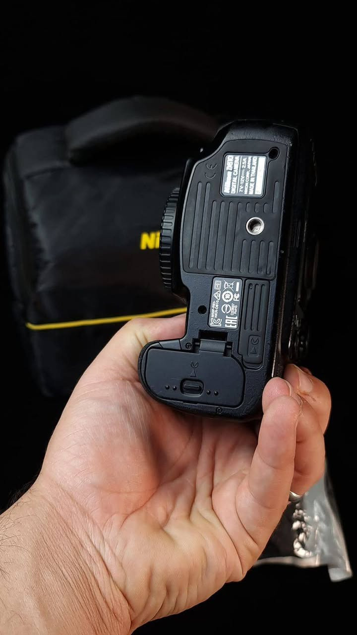 للبيع بدي نيكون 810بعدهي زيرو شتر الف ملحقاته كارتونه شاحنه بطاريات2حزام كتف رام  مكاني بصره واتساب ***********او تصال
