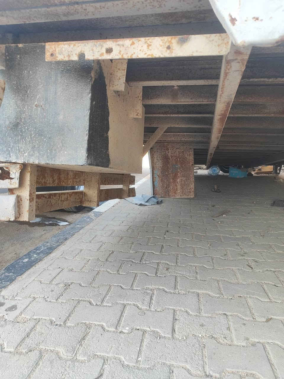 اسلام عليكم بدي فرشه طول 6وربع كله جنل حديدي  لبيع المكان البصره  الرقم ***********
