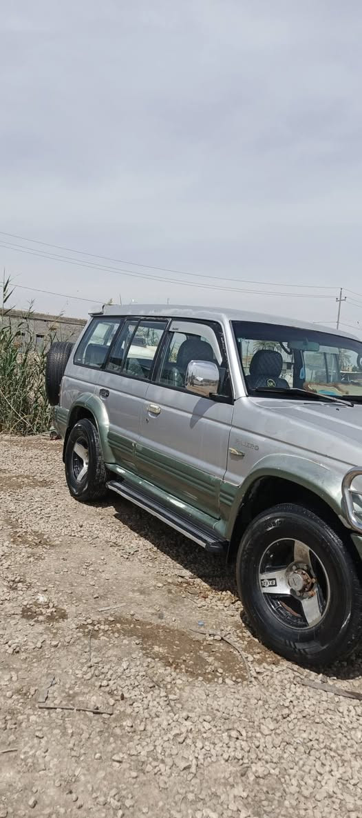 سلام عليكم باجيرو للبيع موديل 2000 سنويه لغاية 2028 السيارة بأسمي رقم بابل مكينه بانزين بلاديه گير عادي حداديه جاهزه العنوان بابل الحمزه الغربي للاستفتار *********** /***********
