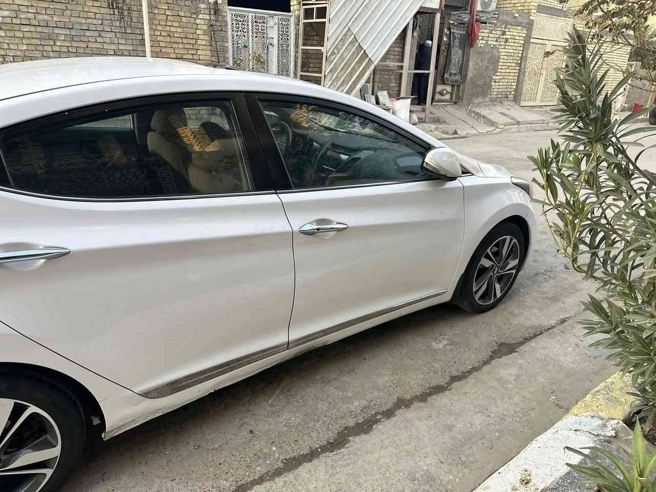 السلام عليكم انتره موديل 2015 GLS بصمه أبواب وتشغيل قطعتين تبريد حساس خلفي شاشه لايت عدسه متحركه تقسيم لايت ويل كب محرك 2000 دوش السونار مرفق كير كفاله محرك صوت راجز ما مسوي لا تنقيص ولا تبخير السياره جديده ماشيه 180 رقم انكليزي بسمي السياره مكاني بغدادالسعر 136  الاتصال  ع الرقم ***********
