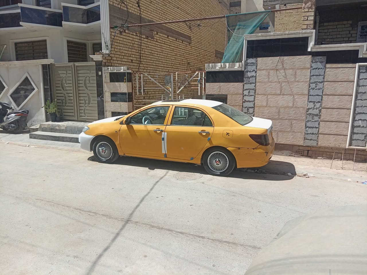 السلام عليكم اخوان بيوايدي  f3 موديل 2011 السيارة محرك كير ياباني صدر جديد خلفي وامامي كنبريسر تبريد جديدة والتبريد ثلاجة الكشر اشوية امطخطخ عنواني بغداد الشعلة للتواصل  ***********
