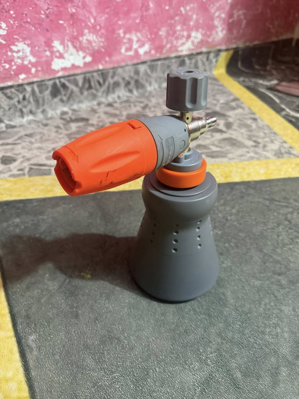 السلام عليكم 
فارة غسل + بطل رغوه للبيع 
جديده استخدام مرتين فقط 
صونده 10 متر 
السعر 190
مكاني حله ابي غرق 
للاستفسار ***********
