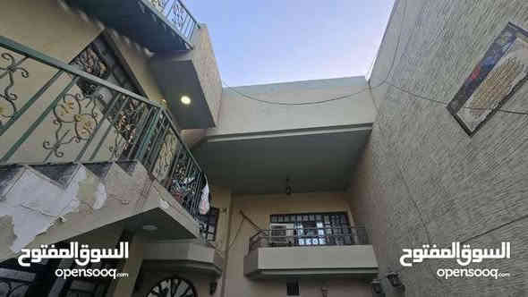 السلام عليكم دار للبيع في حي القادسية محله ٦٠٦ مساحة 300 متر الواجهة 15 نزال 20 عبارة عن منزل يحتوي على 4غرف نوم وصالة وهول ومطبخ وحمام عدد2 ومشتملات عدد منفصلة عدد 2 كل واحد يحتوي على هول ومطبخ وحمام وغرف عدد 2 بالإضافة إلى تشجير أمام المنزل سعر متر ٣٥ ورقه للاستفسار ***********
