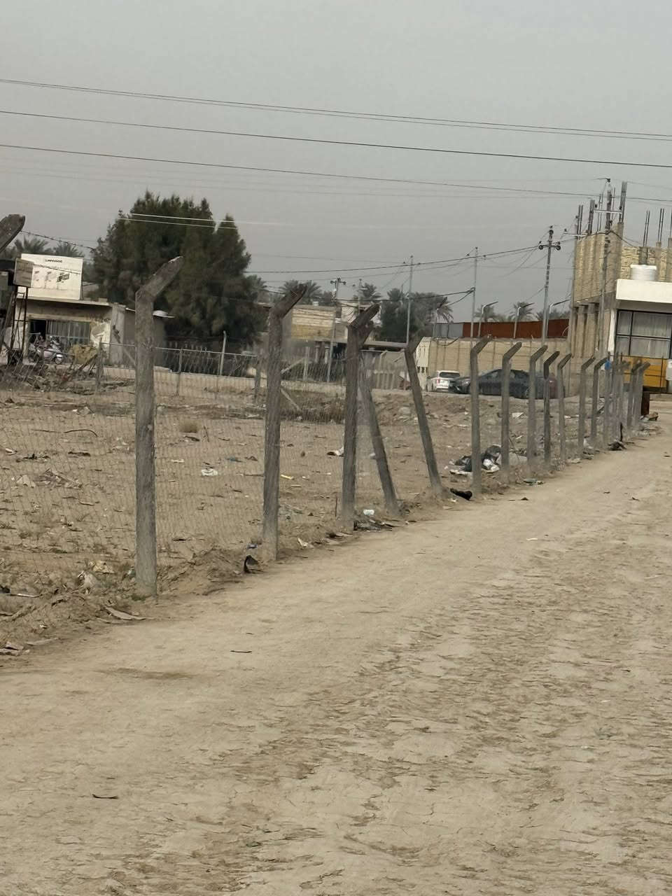 قطعة أرض للبيع مساحه ٥٥٠متر طابو زراعي سند٢٥ القطعه ركن على شارعين واجه ٣٢متر ونص نزال ٢١ متر محادده للطابو صرف تبعد عن شارع الرئيسي ١٠٠متر مقابل مركز صحي الورديه داخل حي سكني خدمات كامله ماء اسأله كهرباء ظفيرة مدارس حي متكامل مظروبه بي ار سي عنوان الحله ورديه خارج مقابل مركز صحي الورديه قرب بالزين خانه المقادير للإستفسار اكثر مراسله الصفحه او الاتصال على الأرقام التأليه 

***********
