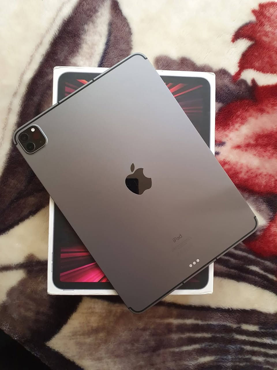 ايباد برو M1 2021
الجيل الثالث. 
الحجم: 11 انش 
مساحه 128
بطاريه من شتريته : 90 
وايفاي فقط 
بدون كرتونه 
120 فريم ثابته بلبوبجي 
جهاز مابي اي فطر ولا خدش 
عنوان الخضرانيه 
رقم تواصل ***********
