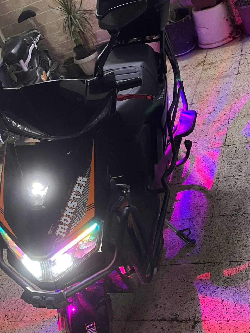 السلام عليكم
ماطور مدرع 
موديل 2025 
سرعة 99 
بطاريات كلهم يقرون 10.5V
ماشي 1426 اخو الزيرو 
دبل بصمة 
دبل سويج 
دبل كارت 
دبل سويچ چنطة 
اضائة عالي ناصي 
اشاير كلو شرط
كهربائيات شرط 
سبب البيع : اريد اشتري ايراني 
للاستفسار خاص او 
*********** 
ملاحضة : الرقم بيه واتساب موصل, نينوى
