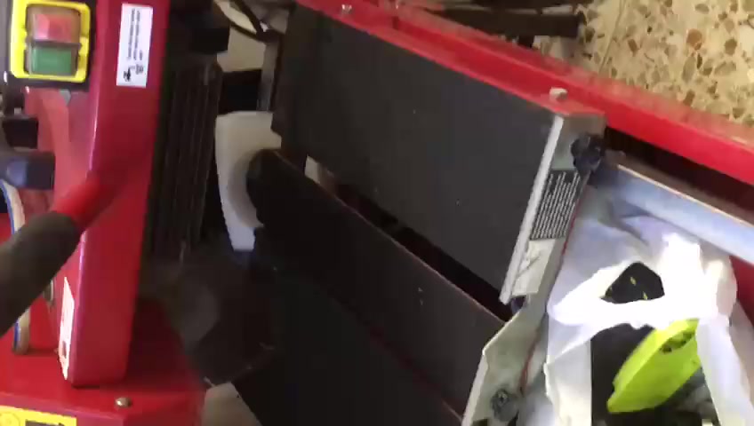 ماكنة جرخ احجار وغيرها 
اصليه للبيع , 
للاتصال 
‏‪***********‬‏
