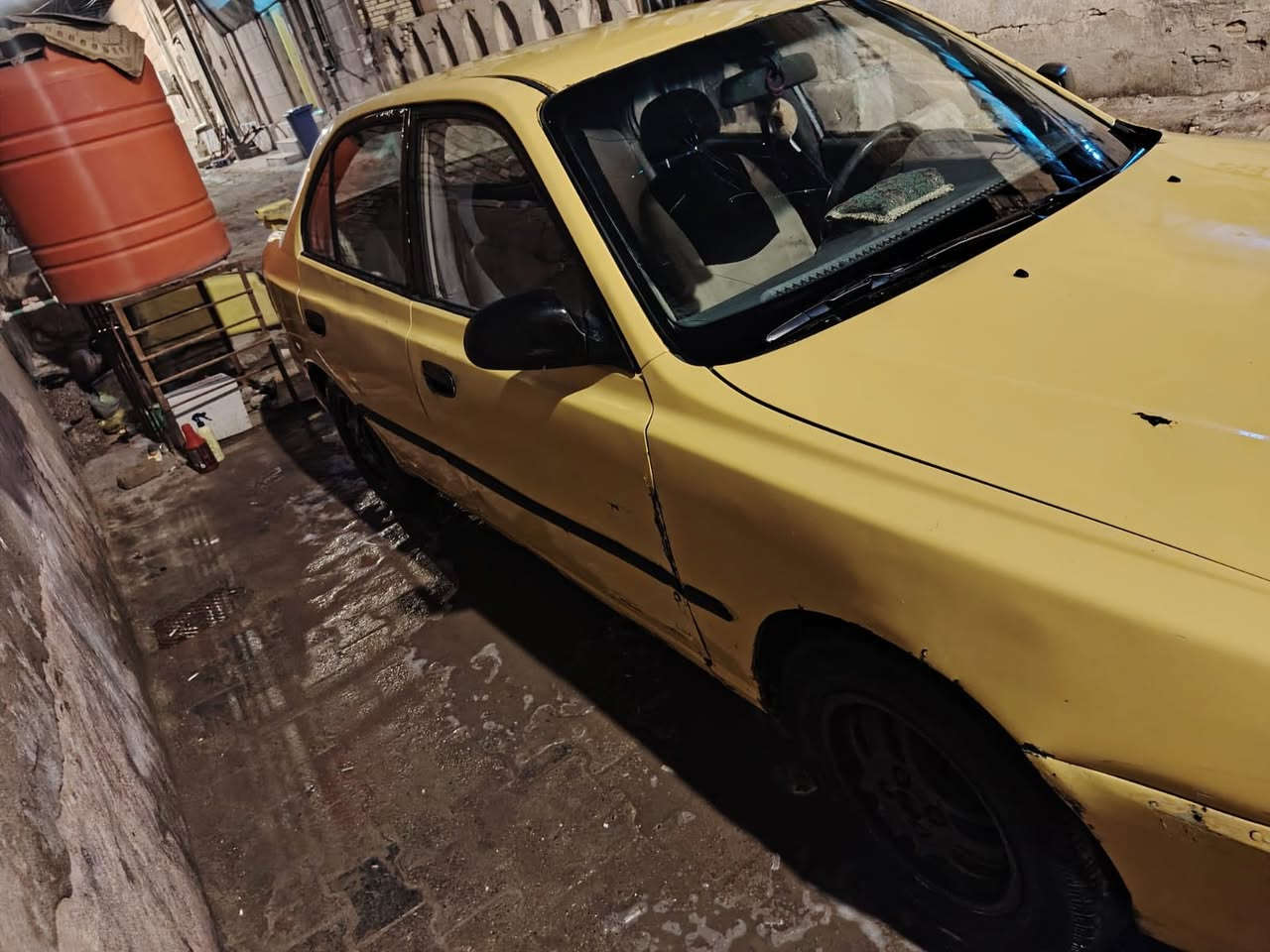 السلام عليكم اكسنت هونداي موديل ٢٠٠٠ مكينه وكير كورلا كير يخبل مكينه وضفيره وعقل بلجيس حاويه توني شادهن صار ٢٠ يوم رقم بصره الماني راعيها ببو الخصيب وعدي تواصل ويا تريد وكاله تريد تحويل سياره عوزها حداديه وشوي ترتيبات حداديه ٥٠ بلميه منضومه بانزين جديده كهربائيات شغاله سنويه منتهيه بل ٢٠. ***********
