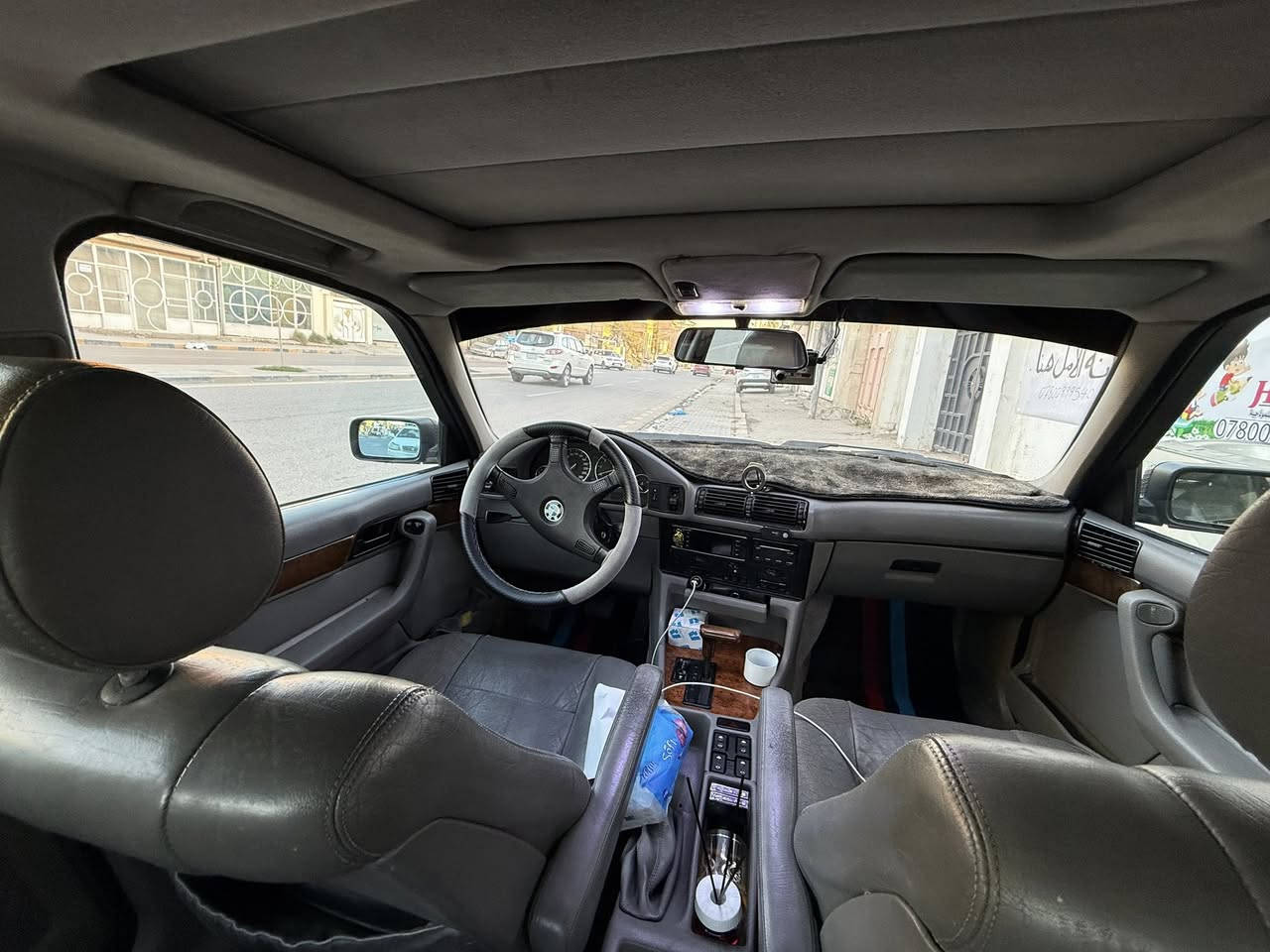 السلام عليكم سيارة  فول وفتحة مواصفاتهة معروفة اصل مامحور BMW 525i 1992 مسكر عدل رقم بغداد مميز بأسمي مكاني نجف  
السيارة كاعدة وحلوة ونضيفة خارج وداخل 
مصبوغة عام للجماليه 
تبريد شغال ثلج كير ومحرك كلش نضيفات 
منضومة ماي نضيفة من راديتر للجوينات 
جعمقة كهربائي ستيرن ريشة 
ويلات خلية وتايرات نضيفات 
ايرفلو وكهربائيات (صافية كلش ماملعوب بيهة ) اكسن 64 كاردن بلادي بدون عواج وماملحوم دعامياتهة اصلية مو تجاري ونضيفات ضربات قوية ماكو بالسيارة بخاخات وفيت بم وبلكات ومجاول فول وادامتهة مستمرة كارت الالوان شغال من تقفل تصعد جام 

(السيارة مال جناي وتعبان علية كلش ) 

السعر 83 وبيهة مجال السيارة رقمهة بغداد بأسمي سنويتهة لل27 

رقمي *********** بي وتساب
