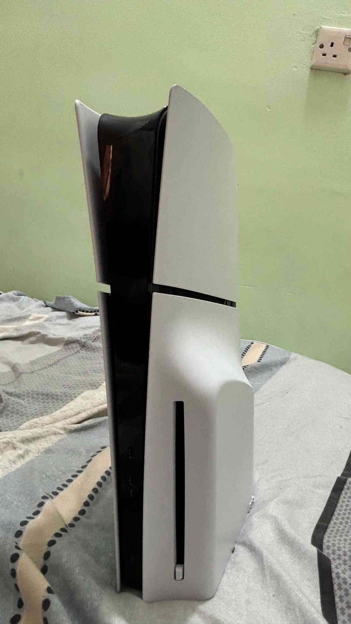 سلم اوربي  واحد تيرا مكفول كفالة عامةمع وصل شراء جهاز اذا بي خدش تاخذة بلاش مع 2 جويستكك
جهاز 620 الف مكان بغداد جديدة للأستفسار ***********
