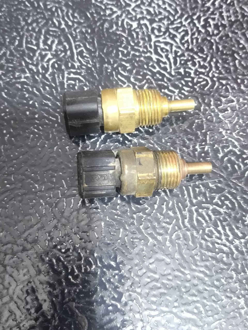 ادوات سبكترا
عنبار شغال سعره 25 ماطور مال جام سعره 10 واير بلك اصلي ب 5يده باب داخلي ب 5 جاروب اصلي ب 3 شبكاك مسجل ب 10 جوزه صباحيه ب 10 تريدهن شلعه اساهل وياك ‏‪0781 609 0164‬‏
