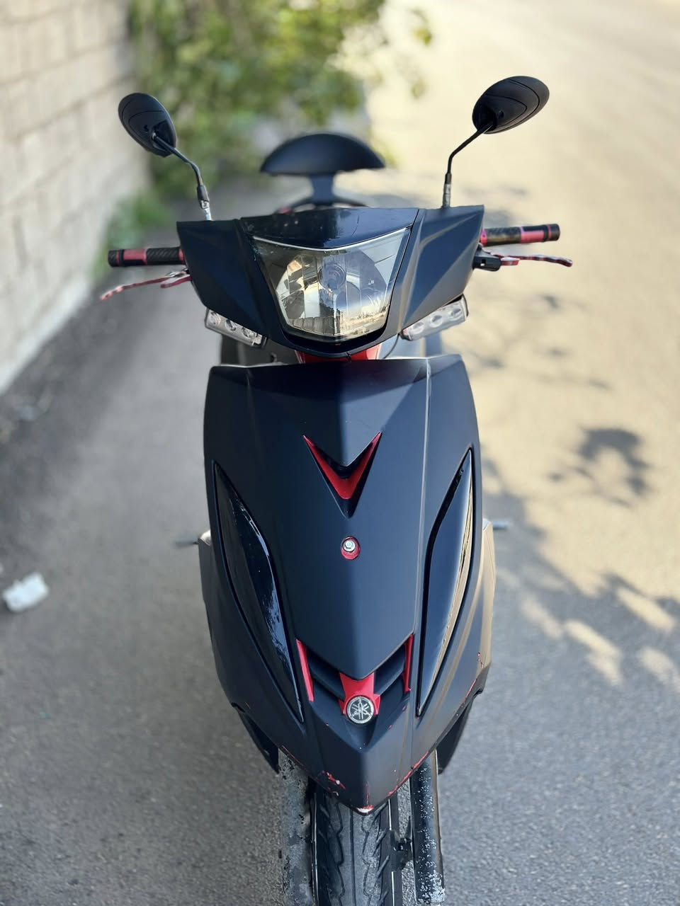 السلام عليكم دراجه جي تي ار للبيع مغلفه اسود طافي لونها الاصلي احمر دراجه خير من الله كلها بلاديه جيب الف فيتر وتعال افحص السعر :مليون و50 وبيها مجال الاتصال :***********
