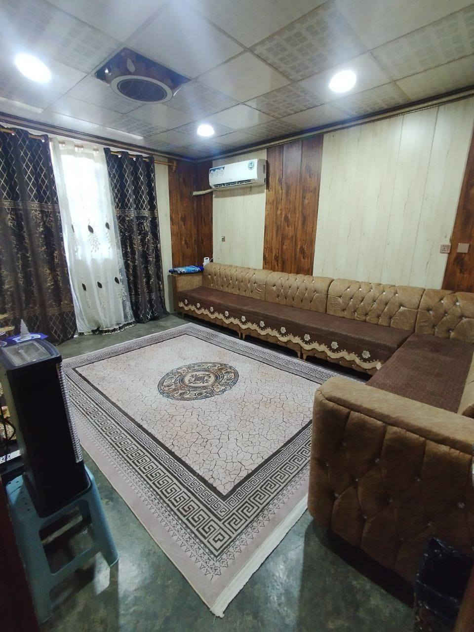 مشتمل البيع حي جبيريه الثانيه خلف ناجي أبو الشربت المساحه ١٢٥م طابق واحد غرفة وصاله ومطبخ ستقبال كراج صحيات البيت نضيف وعالي من الشارع سند اصولي بسم ابو العقار السعر٦٠مليون بسعر القطعه الواجهة ٦وربع النزال ٢٠م شارع ١٠م للستفسار ***********
