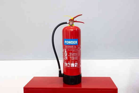 وصلتنا مطافئ حريق بكافة الاحجام والموديلات ايضا تتوفر ورشة صيانة مختصه في صيانة مطافئ الحريق علمآ اسعارنا تنافسية وضمان بعد التجهيز والعمل
#الفهد_شريكك_في_الحمايه
📍الانبار - الرمادي 
📞 ***********
📞 ***********
