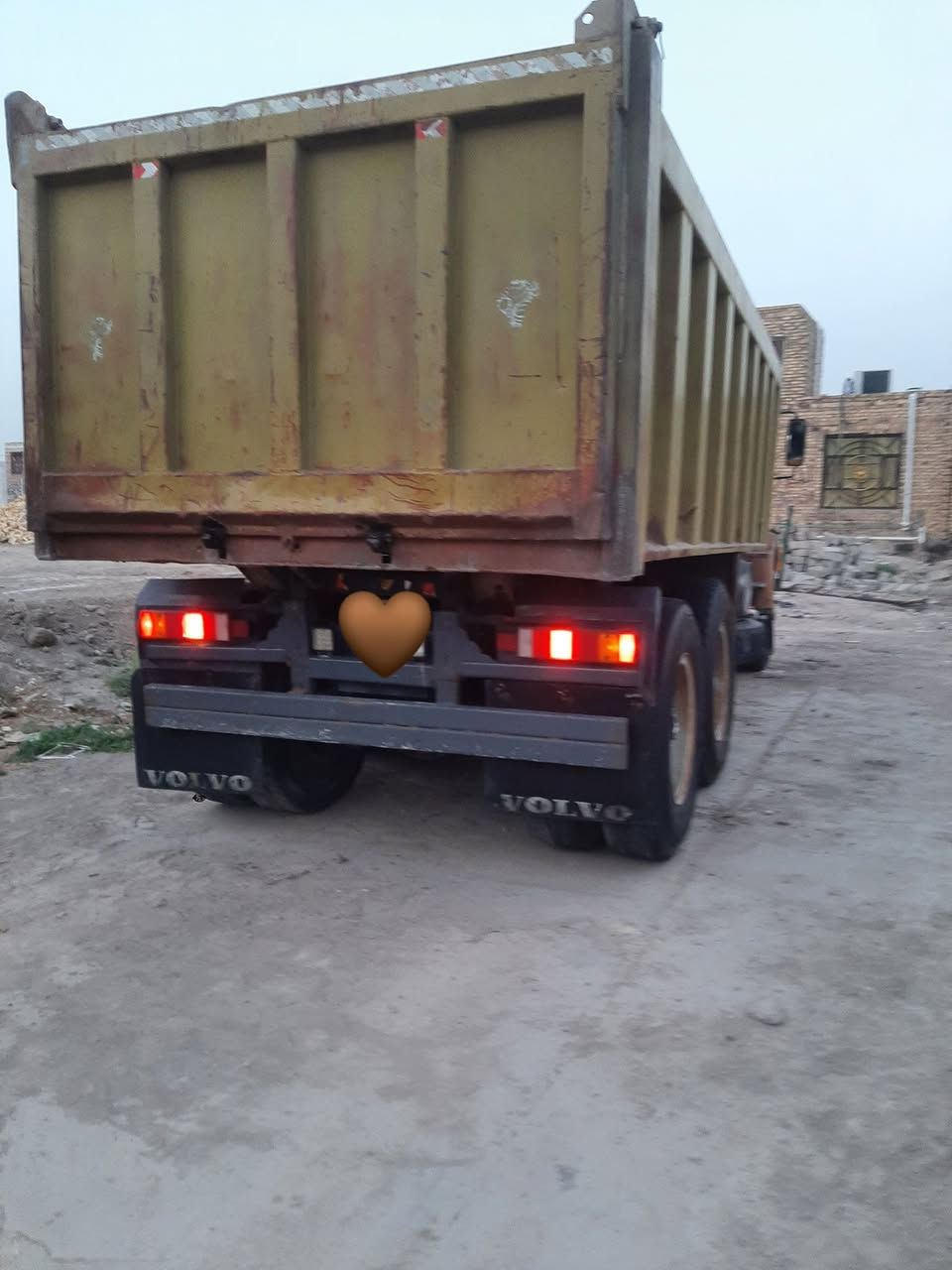 سلام عليكم فالفو البيع تخم تاير حداديه جديده مكينه لاتبخير ولا تنقيص شاصي مكفول رقم الاماني بسمي  سياره جاهزه من كلشي رقم***********
