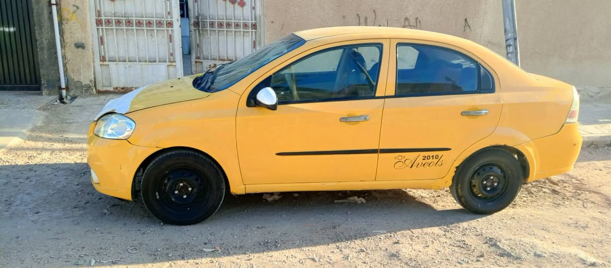 افيو 2010 خليجي 1500 مفتوح كير عادي رقم مثنى تبريد ومحرك وكير شرط حدادية 75بالمية باتري وتايرات جدد ضررها الجاملغ الامامي الايمن فقط والباقي مكفول السعر 53 وبيهة مجال بالواقع احلى من الصور العنوان السماوة *********** مراسلة واتساب على الفيس ما اجاوب
