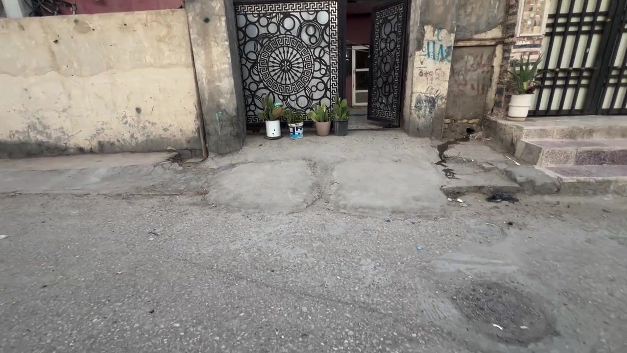 دار للبيع ١٢٠ متر طابو زراعي سند ٢٥ 

سعره.    52 مليون بي مجال 

تبليط. عرض شارع ١٠ متر 

موقع. الدار. بكرلي نزله دارم. قرب ملعب 
محوله كهرباء ⚡️ ماء فول 
يبعد عن شارع عام مسافه بسيطه جدا 

غرفتين بس استقبال. مجمع صحي.  ومنور كراج سياره. 
والدار عالي عن شارع 

ومجاري فول. يعني تمطر ماكو فيظان ابد 

وبلعافيه على شراي

مكتب عقار الذهب الابيض في البكرلي بأداره ابو ليث الدليمي.  اخوكم هيثم. ***********
