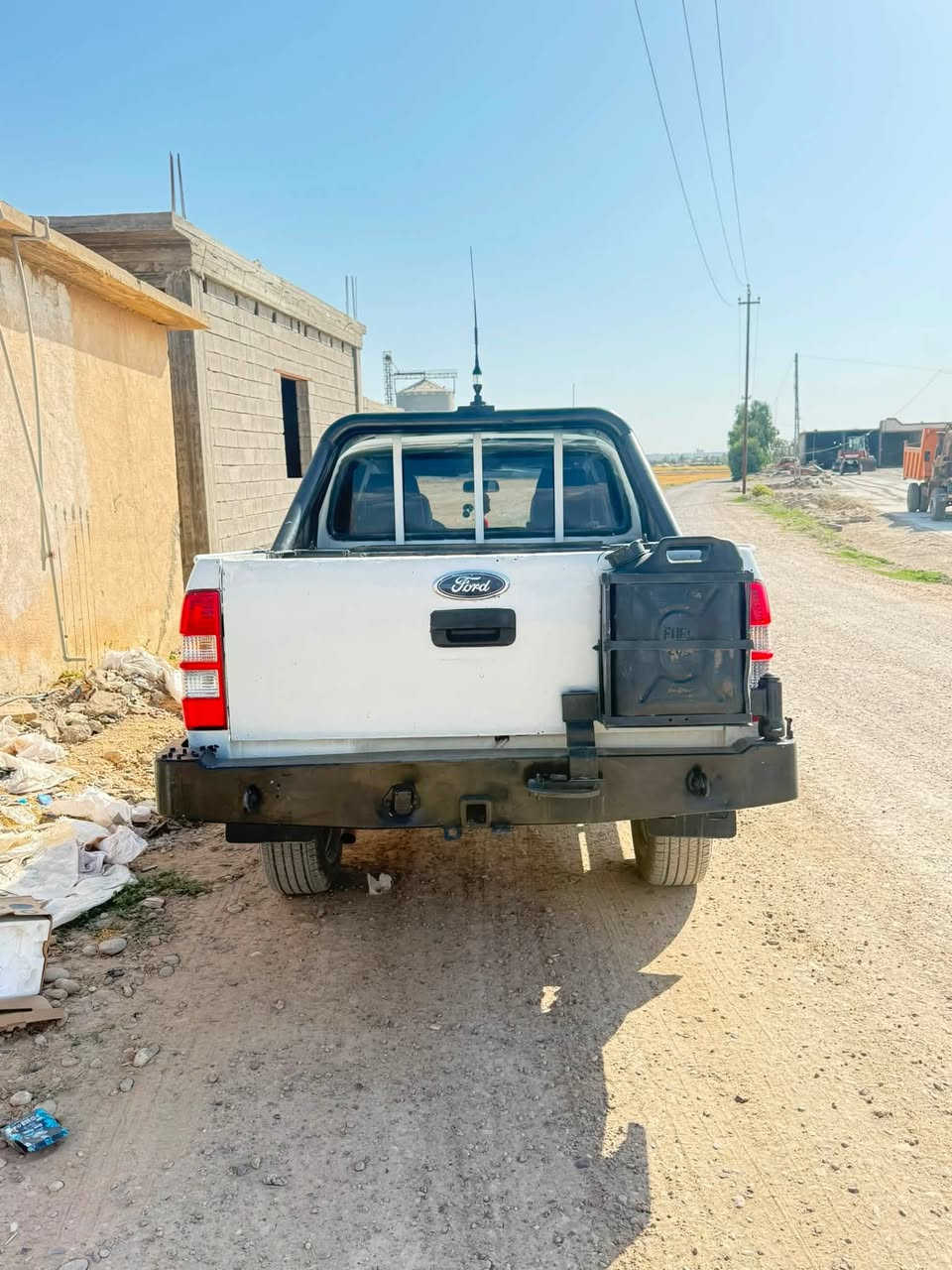 فورت رنجر معاملة كامله تترقم صلاح الدين تحتاج 300 الف وتترقم كير محرك كله شرط صدر جديد شاده تخم تاير جديد داخلها نضيف العنوان تكريت العلم البهيازع السعر 65 وبيها مجال حك الجيه استفسار اكتر اتصل *********** ***********
