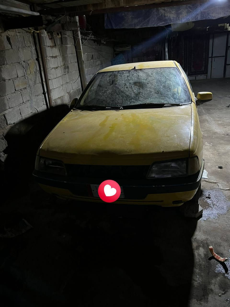 سلام عليكم سيارة بيجو البيع موديل ١٤ مكينة وكير مكفولات تبريد شغال سنويته ل ٢٧ راعيها موجود نقصها السيارة باتري السعر ١٣ وبيها مجال قليل العنوان بصرة الموفقية ***********
