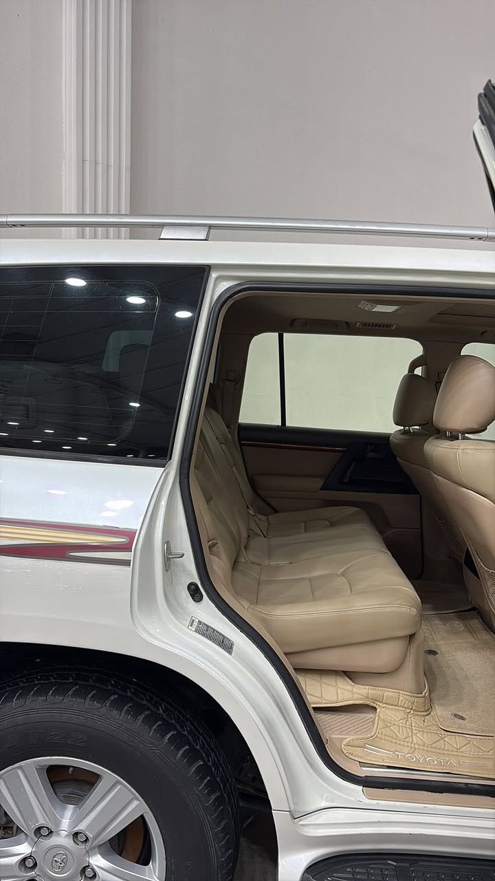 السلام عليكم 
لاند كروز 2013
بريم اصل ماشيه 70 الف 
كفاله السياره بيها بارد قليل 
سونار مرفق بصوره 
تواصل***********
عنوانها بغداد
