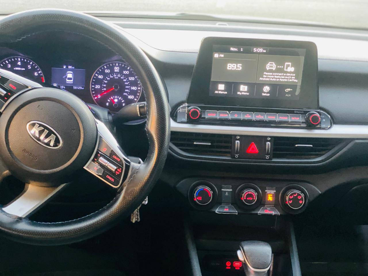 كيا فورتي 2021 وارد امريكي
محرك 20 بخاخ
اللون سلفر 
للاستفسار ***********
موصل الأيمن
السعر 160$
