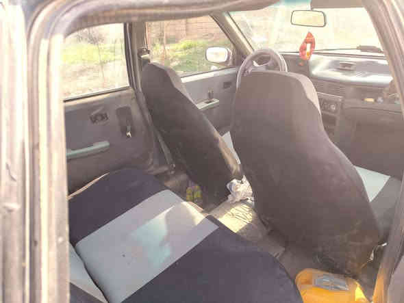 دايو سلو للبيع رقمه كركوك وسنويه عضم عاج وصاحبه موجود واذا اكو مراوس هم اراوس للاستفسار ***********
