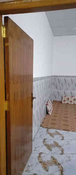 بيت زراعي في حي الاندلس ثالث بيت  عن الشارع العام خلف مجمع الهادي للمواد الإنشائية مساحه 300 متر واجهه 15 متر النزال 20 متر .. غرفتين ديوان مطبخ صاله حمام داخلي وخارجي وكراج البيت كله كونكريت اساس ورباط وسقف ... 
السعر 55 مليون وبي مجال للشراي 
للتواصل 
***********
