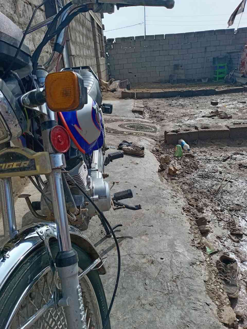 سلام عليكم دراجه أربعه كير أوراق أصولي الدراجه خير من الله
سعرها 500 وبيها مجال
رقم ***********
