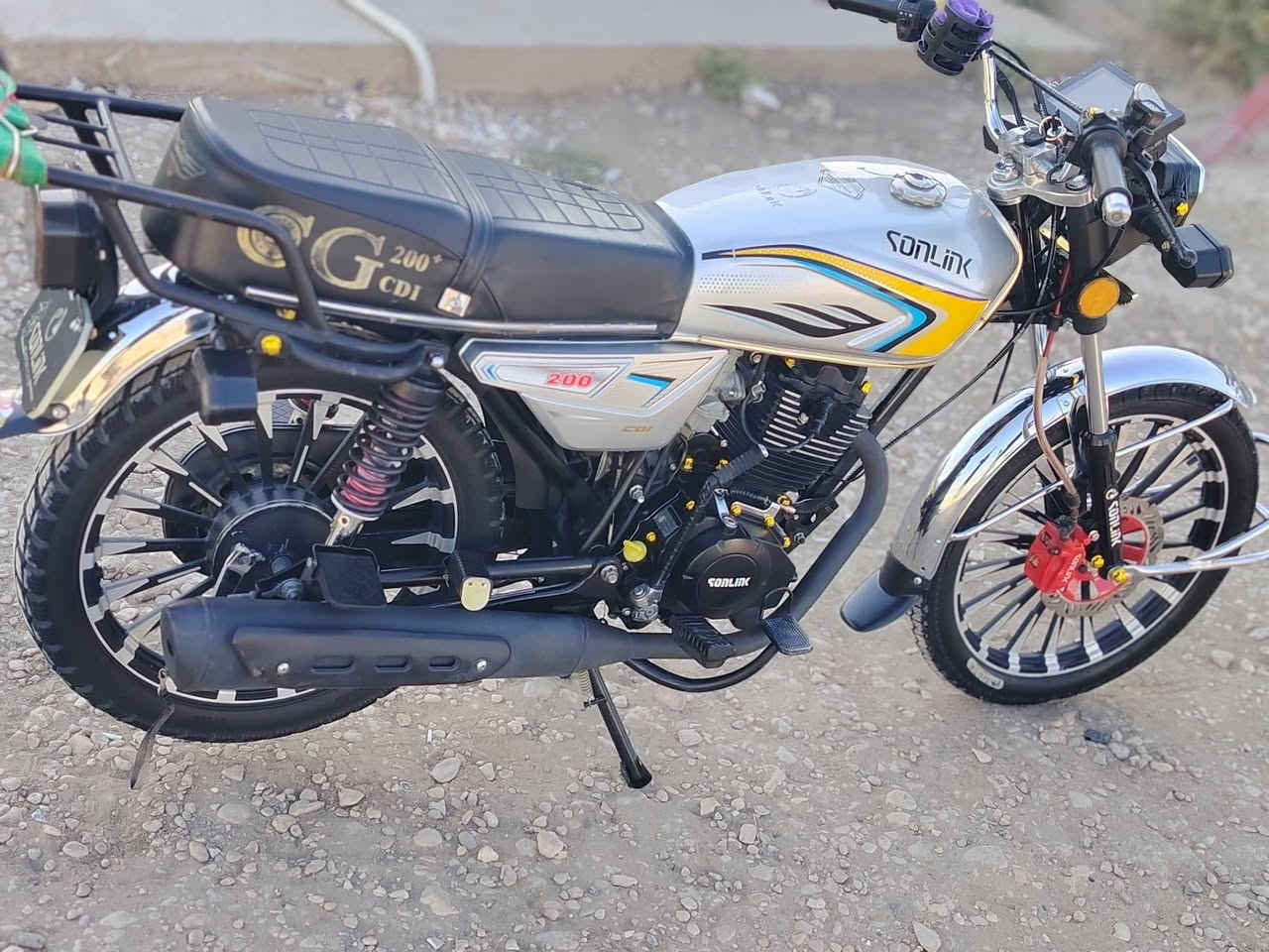السلام عليكم
سيفان 2025 سكنر محرك 200cc
مكفوله كفاله عامه السعر 800 وبيه مجال قليل مكان بابل النيل رقم الهاتف (***********)
