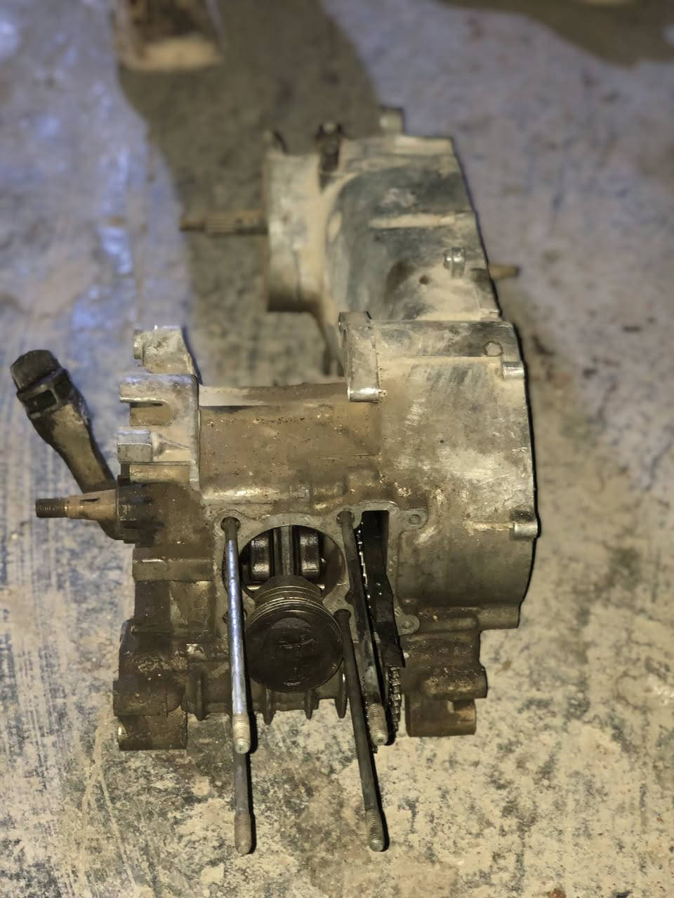 سلام عليكم
للبيع طابوكه بيهة بستم وزنجيل 
وشاصي فارغ مو ويا الغراض
عندي تانكي
ستان صفح 
لغد 
رباط
مكاني بغداد الدوره***********
