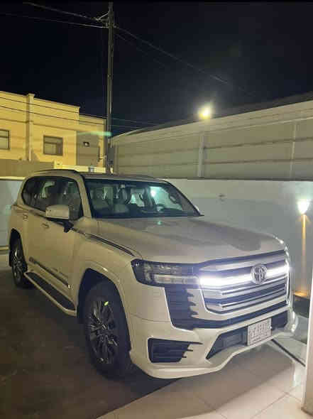 لاندكروز 2023 GXR لمتد ضمان ساز  بعده بالضمان مكفوله كفاله عامه //  3 شاشات تطبيق ماشيه 22 الف على ايدي من شركه // رقم بغداد حلو // مكاني النجف مجمع الاميرات الاستثماري // سعر 715$ // *********** //***********
