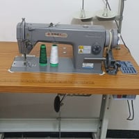 مكينة خياطة • صناعي • ٤اشهر