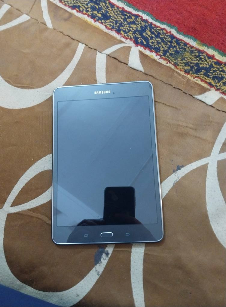 سلام عليكم يباد 
العده جهاز مراوس مقابل اراوس احبائي عندي جهاز ايباد سامسونج ذاكرته 16 الجهاز ما يحميل سيم كارد بس رام السعر توصل على رقم وتساب و تصال***********
