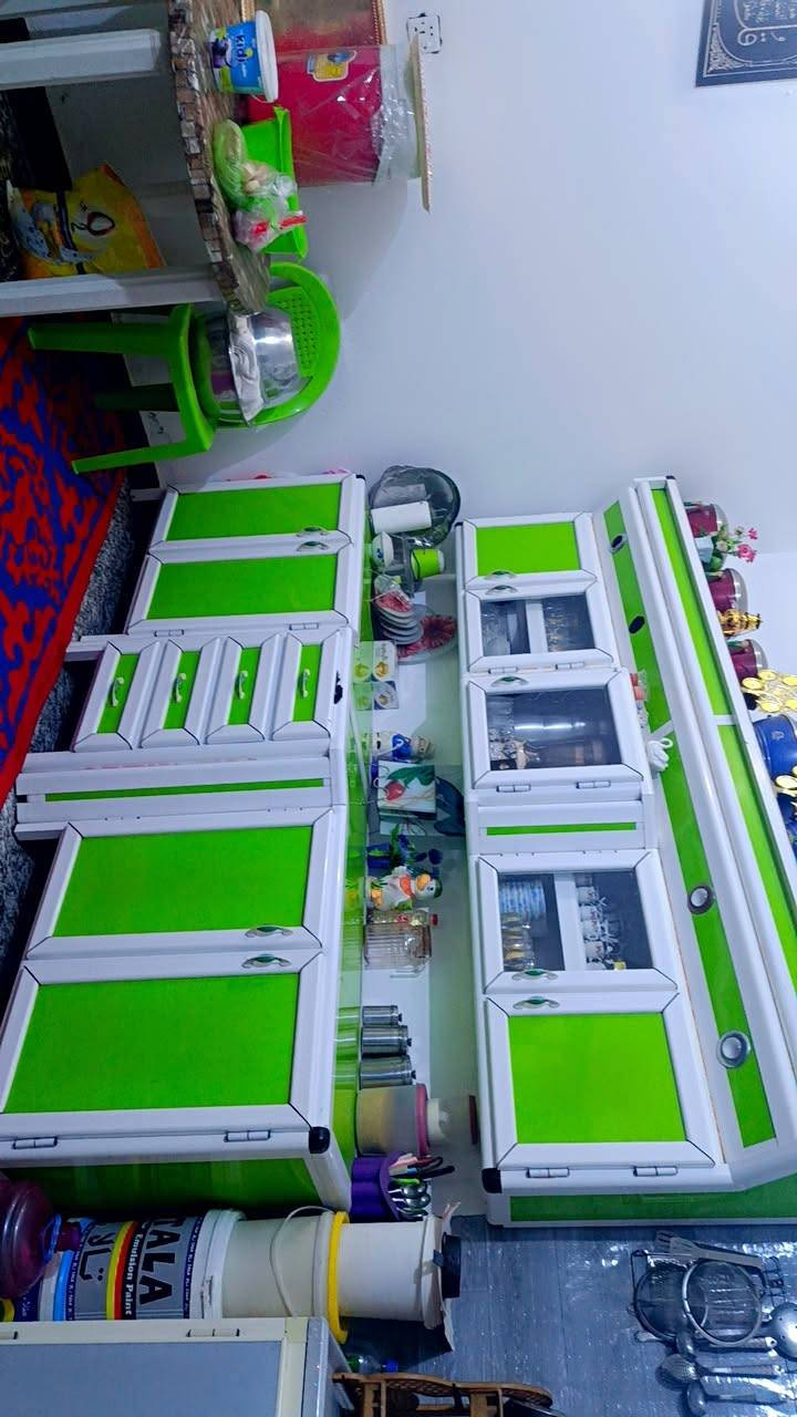 السلام عليكم كاونتر وبوفيه للبيع مكاني بدايه شارع النفط مقابل مستشفى الكرامه ***********
