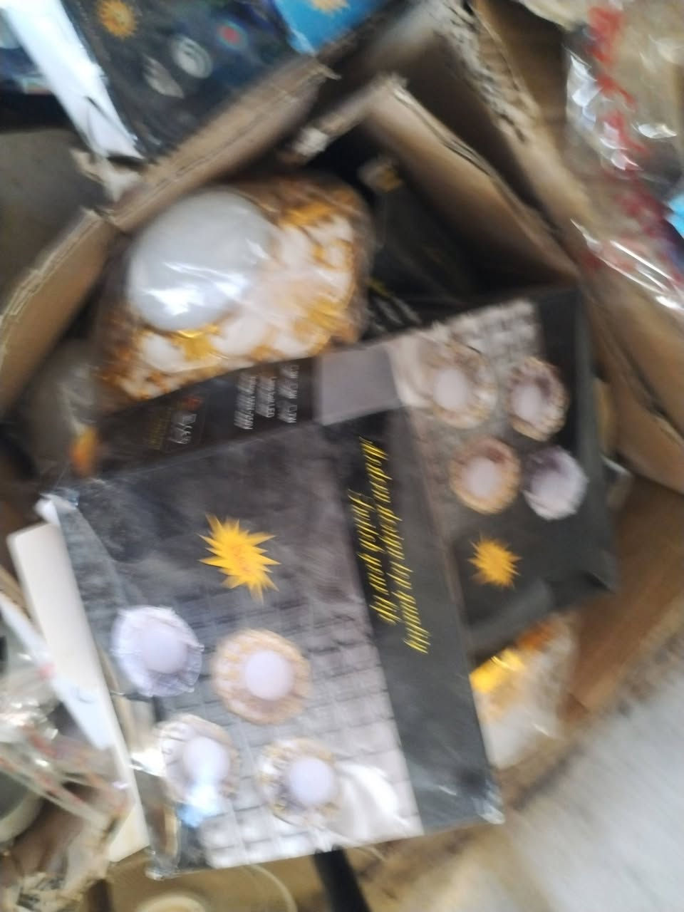 ١كهربائية مغرغه عدد٢٠
٢كلوبات الد وكلوب الوان عدد ٣٥٠
٣ بلك سويج عدد ٢٠٠
تعزيله محل لاستفسار إتصل على الرقم *********** وتساب
