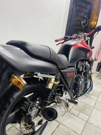 سي بي ٤٠٠ • اوراق كمرك • محرك سليم