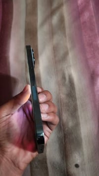 ايفون 13 برو ماكس نضافته ١٠٠/١٠٠ ما ناقصه اي شي كله ؏ وضع شركه بطاريته...