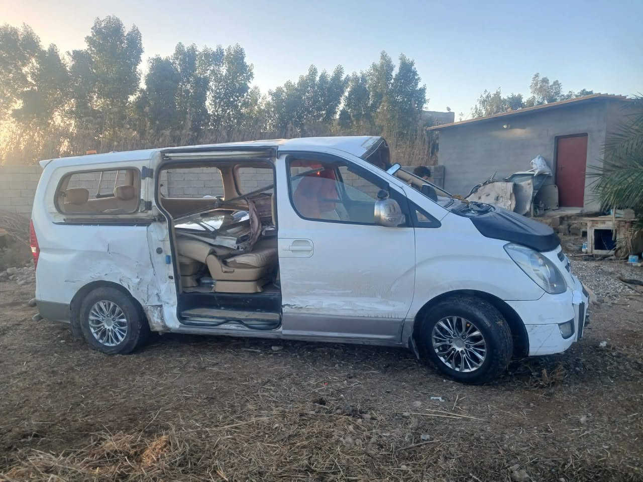 السلام عليكم
ستاركس ٢٠١٨ للبيع 
ع حادثهة أبيعها مصفره غرامات خط وبحث مكينه كير اكسل مكفول وتبريدها شغال سابقا كفاله حداديتها ما بيهة شي 
***********
