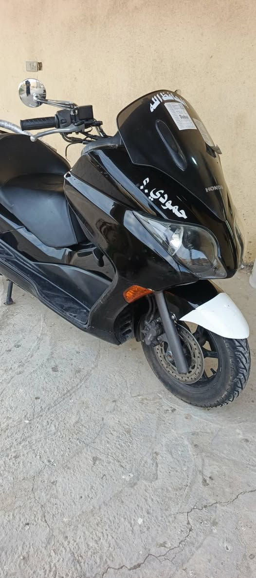 سلام عليكم دراجه فورزه صفر عشره بيها منفيز مكفوله ماشيه 29الف كهربائيات ستان حساس كلوب جنطه دراجه جاهزه كلها شغاله ماذب عليها ربع مكان ناصريه الغراف ***********
