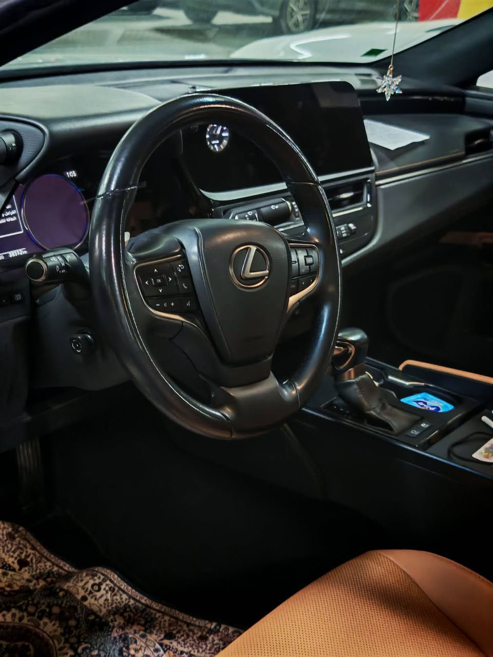 السلام عليكم
للبيع بسعر مناسب جداً 
لكزس 2023 300es
ماشية 39٫000 km
السيارة كلين تايتل مابيها قطرة صبغ
السعر 26 مليون وبيها مجال بسيط للطيبين

للتواصل *********** 
متواجد كل الأوقات تحياتي
