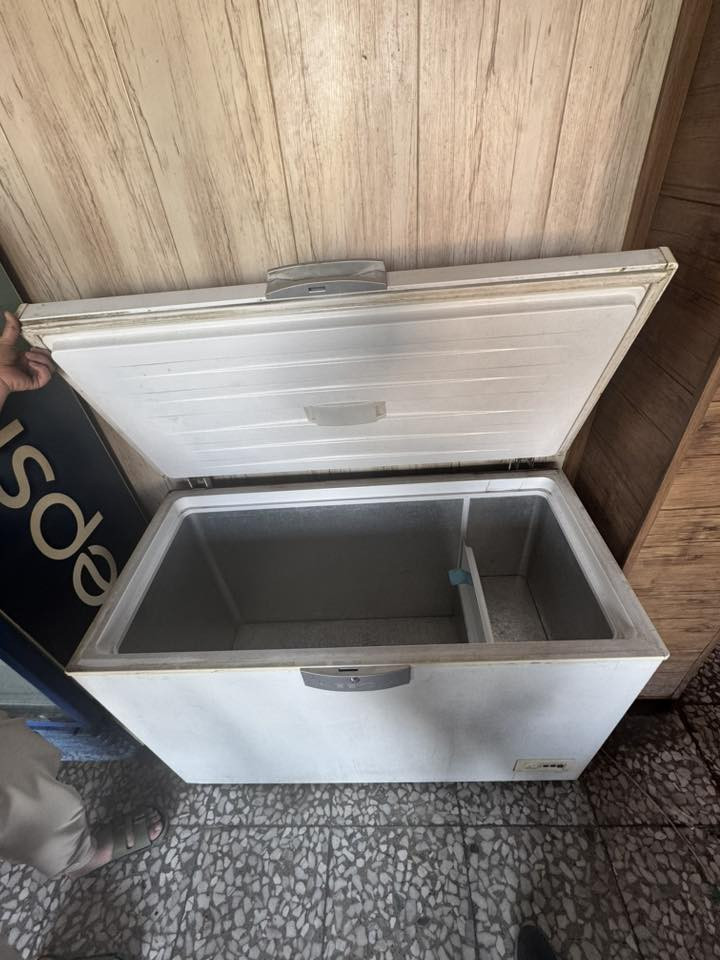 مجمده للبيع شغاله 16 قدم شرط التجميد أخت الجديده
***********
